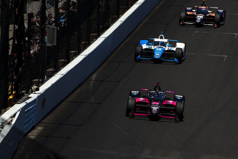 46 Year Old Helio Castroneves Wins Indy 500 For The 4th Time 