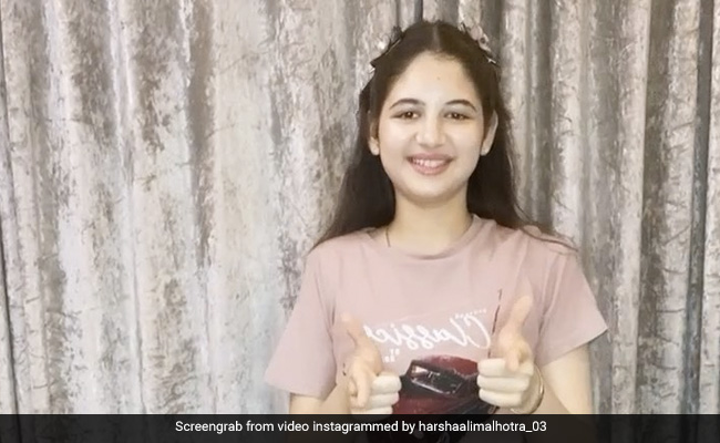 'बजरंगी भाईजान' की मुन्नी ने शेयर किया डांस वीडियो, फैंस बोले-  मास्क और डांस के साथ पढ़ाई भी है जरूरी