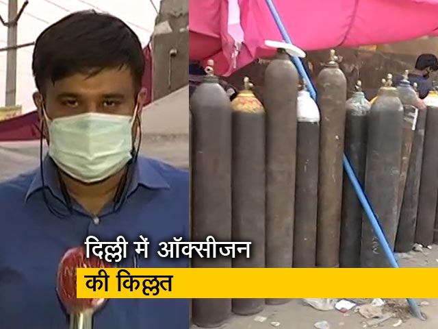 मरीजों के परिजन कर रहे संघर्ष, ऑक्सीजन रिफिलिंग सेंटर के बाहर लंबी कतार