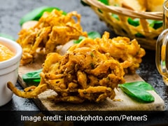 Laccha Aloo Sooji Pakoda Recipe