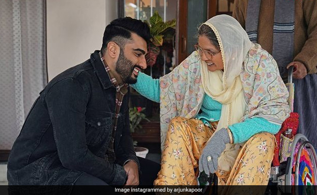 <I>Sardar Ka Grandson</i> Review: Yawn-Inducing Yarn Despite Neena Gupta In A Principal Role