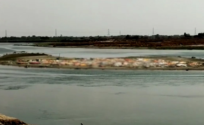 Bodies Found Buried In Sand On Banks Of Ganga In Uttar Pradesh's Unnao