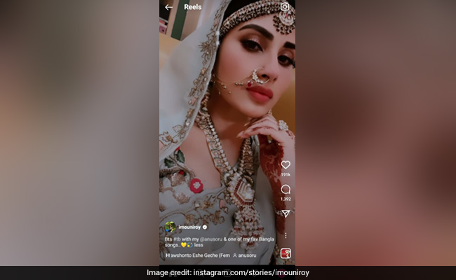 Mouni Roy ने दुल्हन के लिबास में  शेयर किया वीडियो, फैंस बोले- शादी हो गई क्या?