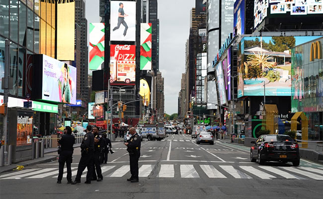 3 New York Officers Attacked With Machete During New Year Eve Celebrations