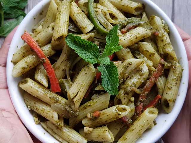 How To Make Pasta With Mint Sauce | Easy Pasta With Mint Sauce Recipe Video