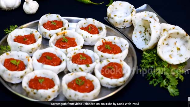 Watch: This Unique No-Oil Rice Dumpling With Spicy Chutney Will Make Your Weekend A Tasty Affair