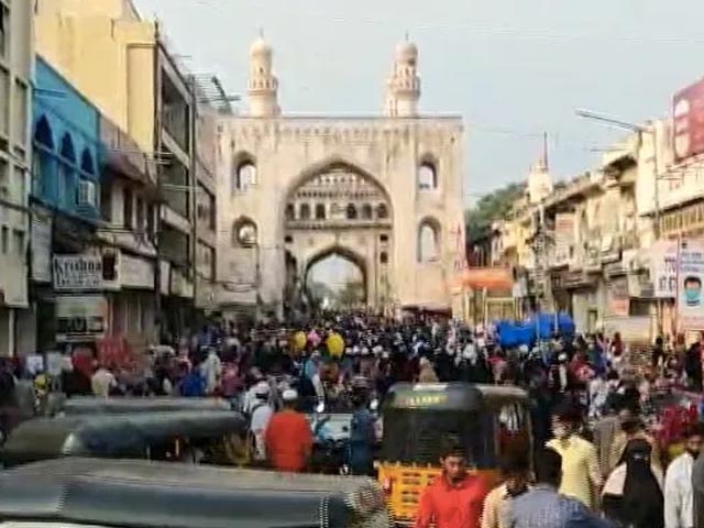 Amid Lockdown, Hundreds Throng Hyderabad's Charminar For Eid Shopping
