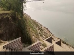 बिहार के बक्सर के बाद अब यूपी के गाजीपुर में नदी में तैरते दिखे शव बिहार के बक्सर के बाद अब यूपी के गाजीपुर में नदी में तैरते दिखे शव