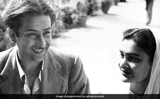 Here&rsquo;s A Vintage Pic Of Raj Kapoor And Wife Krishna, Courtesy Karisma Kapoor