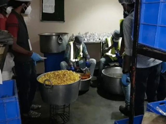 Bengaluru Group Delivers Free, Fresh Meals To Families In Covid Isolation