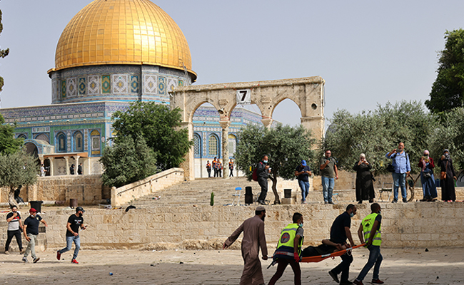 Over 300 Injured In New Jerusalem Clashes Between Israelis, Palestinians