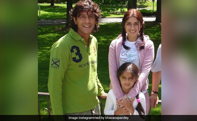 Throwback To The Days When Ananya Panday And Mom Bhavana "Matched Hairstyles." Bonus - Chunky Panday