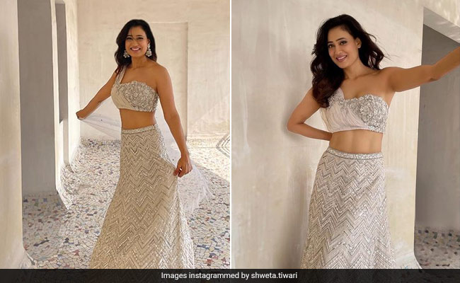 Shweta Tiwari Takes A Shimmering Turn In A Sparkling Silver <i>Lehenga</i>