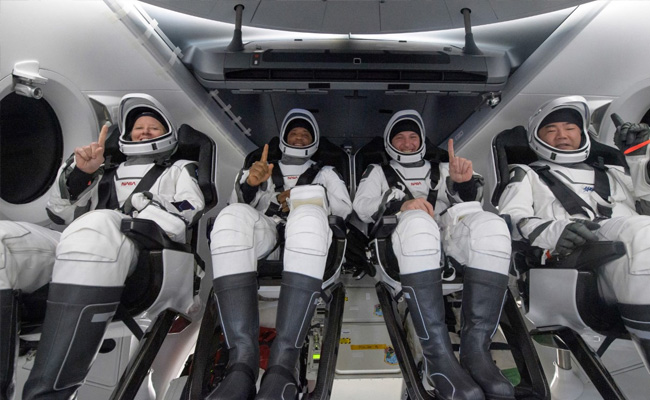 "Felt Really Heavy":  Astronauts Describe Returning To Earth On SpaceX Capsule