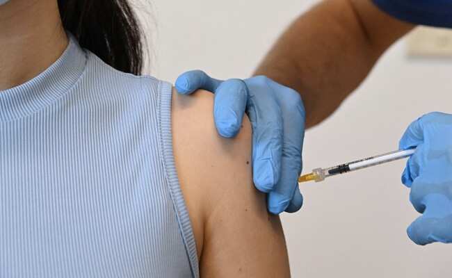 कई रूप बदल रहा है कोरोना वायरस, लेकिन टीका फिर भी असरदार