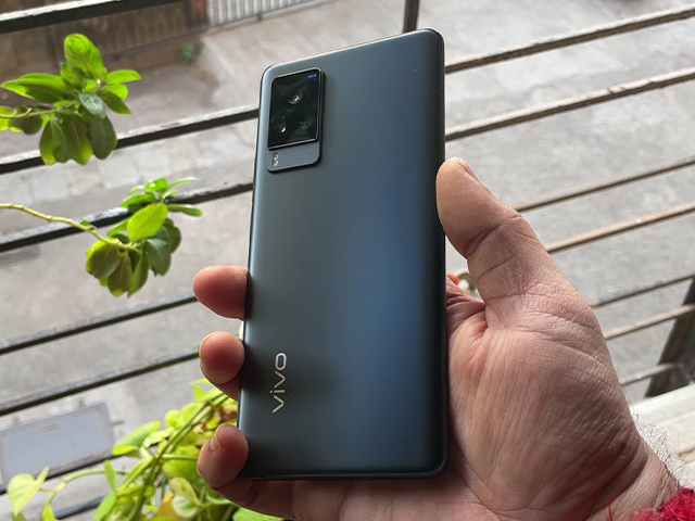 Vivo X60 Pro Review in Hindi: गिंबल कैमरे का जादू!