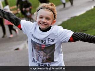Watch: Liverpool Players Don Jordan 7 Jersey During Pre-Match Warm-Up At Old Trafford