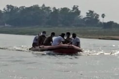 Centre Asks UP, Bihar To Prevent Dumping Of Bodies In Ganga Centre Asks UP, Bihar To Prevent Dumping Of Bodies In Ganga