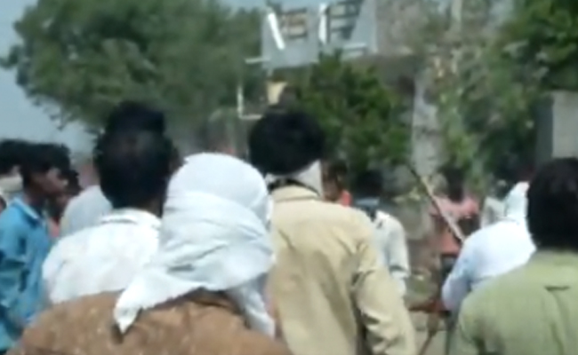 मध्य प्रदेश: टीका लगाने पहुंची टीम पर ग्रामीणों ने लाठी-डंडों से बोला हमला, एक का सिर फूटा 