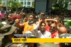 नारदा स्टिंग केस: 2 मंत्रियों समेत चारों नेताओं को हाउस अरेस्ट नारदा स्टिंग केस: 2 मंत्रियों समेत चारों नेताओं को हाउस अरेस्ट