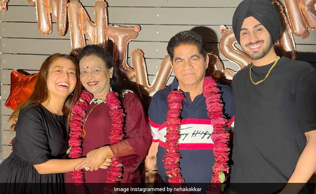 What Neha Kakkar Wrote For Her Parents On Their Wedding Anniversary