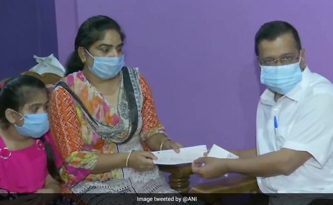 Arvind Kejriwal Gives Rs 1 Crore Aid To Family Of Teacher Who Died Of Covid