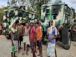 छत्तीसगढ़ : नक्सल प्रभावित सुकमा जिले में हजारों आदिवासियों ने कलेक्टर दफ्तर घेरा छत्तीसगढ़ : नक्सल प्रभावित सुकमा जिले में हजारों आदिवासियों ने कलेक्टर दफ्तर घेरा