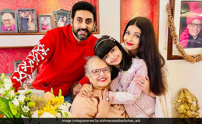 Aishwarya And Abhishek Bachchan Celebrate Vrinda Rai's Birthday. Aaradhya Was The Centre Of Attention