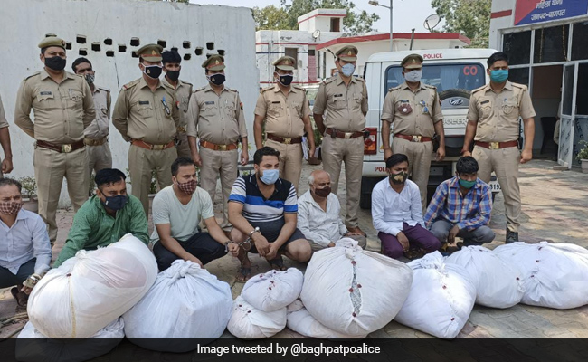 7 Men Went Around UP Crematoriums To Steal Clothes From Bodies, Arrested