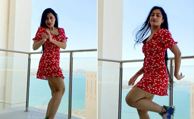 Dhanashree Verma ने रेड ड्रेस पहन ‘बुर्ज खलीफा’ गाने पर किया धमाकेदार डांस, वायरल हुआ Video