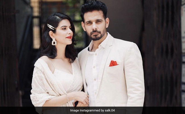 टीवी एक्टर ने गर्लफ्रेंड से 150 रुपये में रचाई शादी, अंगूठी की जगह पहनाई रबर बैंड, बोले- 'पैसा वसूल, शादी कुबूल'