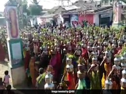 धार्मिक आयोजन में प्रार्थना के लिए निकलीं सैकड़ों महिलाएं, तो प्रकाश राज बोले- 'गो कोरोना गो...' धार्मिक आयोजन में प्रार्थना के लिए निकलीं सैकड़ों महिलाएं, तो प्रकाश राज बोले- 'गो कोरोना गो...'