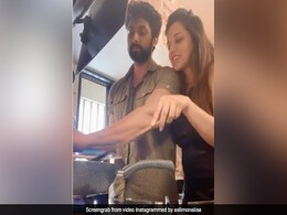 मोनालिसा ने ली पति से खाना बनाने की ट्रेनिंग, Video में देखें आगे क्या हुआ मोनालिसा ने ली पति से खाना बनाने की ट्रेनिंग, Video में देखें आगे क्या हुआ