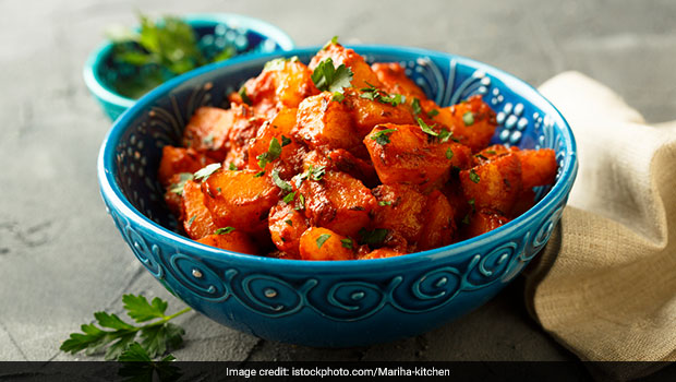Khatte Lehsuni Aloo - A Must-Try Recipe If You Love Sookhe Aloo In Your Indian Meal