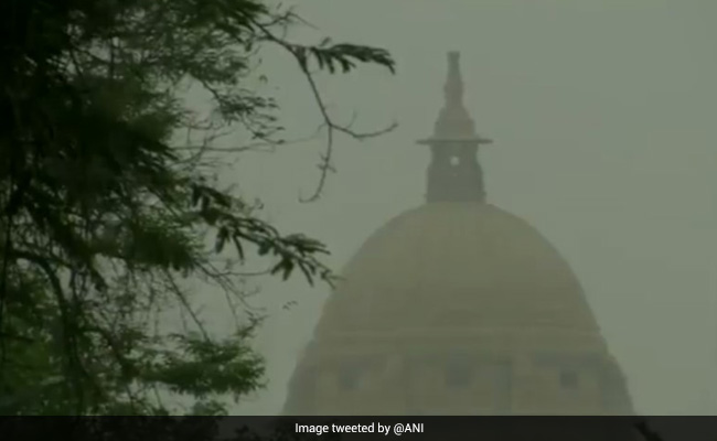 Rain, Dust Storm Hit Delhi, Provide Relief From Intense Heat
