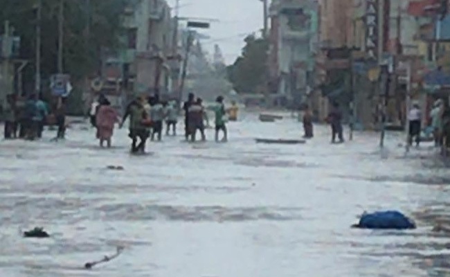 कमजोर पड़ा चक्रवाती तूफान 'यास', बंगाल में 3 लाख घर क्षतिग्रस्त, 10 बड़ी बातें