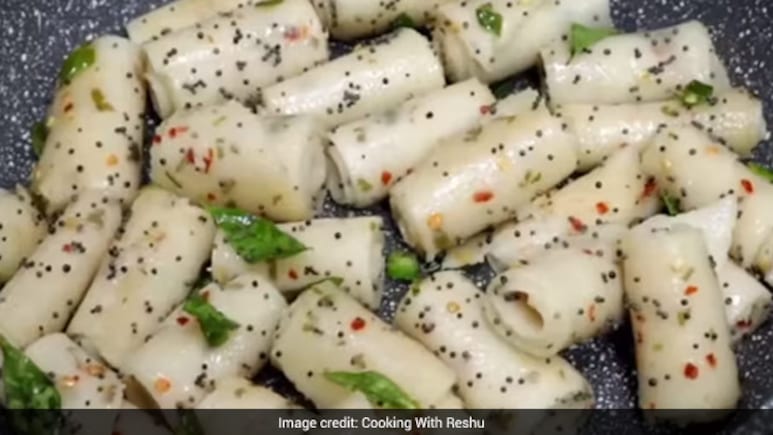 आज क्या बनाऊं: सिर्फ 10 मिनट में बनाएं टेस्टी और हेल्दी सूजी रोल, उंगलियां चाटते रह जाएंगे खाने वाले