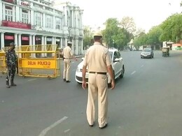 दिल्ली में सोमवार से लॉकडाउन में आंशिक रूप से ढील, प्रशासन का लगातार जांच पर ध्यान दिल्ली में सोमवार से लॉकडाउन में आंशिक रूप से ढील, प्रशासन का लगातार जांच पर ध्यान
