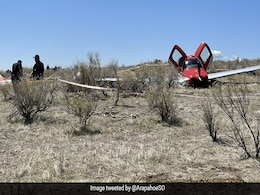 लैंडिंग के दौरान बीच हवा में टकराए दो विमान, फिर हुआ कुछ ऐसा, लोगों ने कहा- ‘ये चमत्कार जैसा है’ लैंडिंग के दौरान बीच हवा में टकराए दो विमान, फिर हुआ कुछ ऐसा, लोगों ने कहा- ‘ये चमत्कार जैसा है’