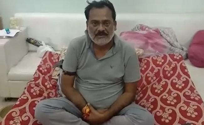 यूपी : BJP MLA का आरोप- 'कोविड पॉजिटिव पत्नी को घंटों तक नहीं मिला बेड, जमीन पर लेटी रहीं'