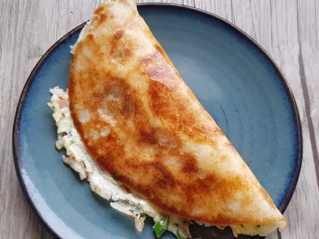 How To Make Egg Dosa | Easy Egg Dosa Recipe Video