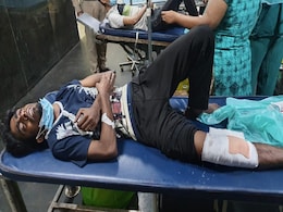 बेंगलुरु गैंगरेप के 2 आरोपियों ने की भागने की कोशिश, पुलिस ने पैर में मारी गोली बेंगलुरु गैंगरेप के 2 आरोपियों ने की भागने की कोशिश, पुलिस ने पैर में मारी गोली