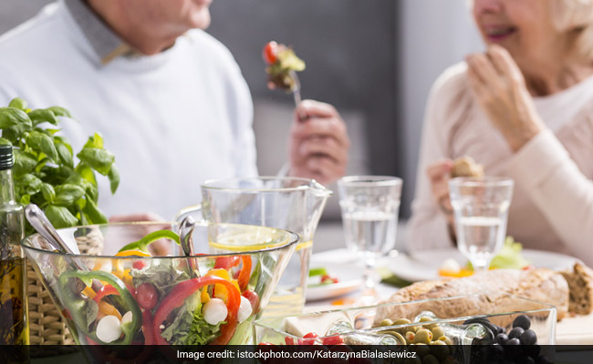 Taking Care Of Elderly At Home: 5 Tips To Follow