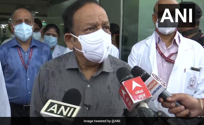 डॉक्टर हर्षवर्धन का राहुल गांधी को जवाब, 'लाशों पर राजनीति करना कोई धरती के गिद्धों से सीखे'