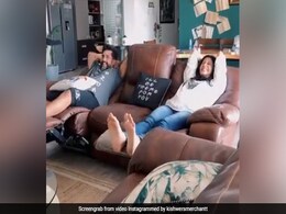 Kishwer Merchantt And Suyyash Rai Watched <I>F.R.I.E.N.D.S Reunion</i> Just Like Joey And Chandler Watched TV Kishwer Merchantt And Suyyash Rai Watched <I>F.R.I.E.N.D.S Reunion</i> Just Like Joey And Chandler Watched TV
