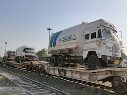 राजस्थान की पहली ऑक्सीजन स्पेशल ट्रेन पहुंची कोटा, रंग लाई लोकसभा अध्यक्ष ओम बिरला की कोशिश राजस्थान की पहली ऑक्सीजन स्पेशल ट्रेन पहुंची कोटा, रंग लाई लोकसभा अध्यक्ष ओम बिरला की कोशिश