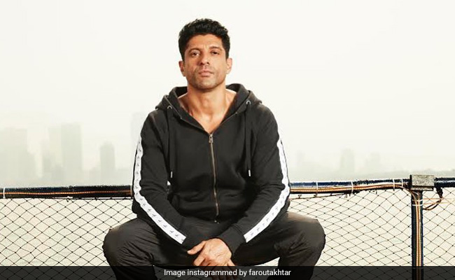 Farhan Akhtar&rsquo;s Boss Reply To Troll Who Called Him &ldquo;VIP Brat&rdquo; Getting Vaccine Out Of Turn