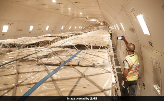 US Sends 1,000 Oxygen Cylinders, Regulators, Medical Equipment To India