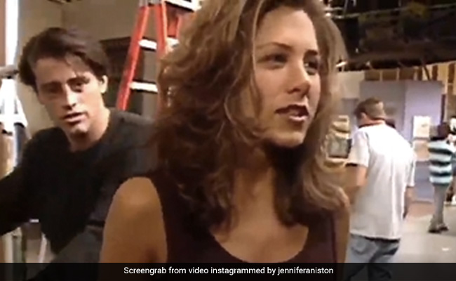 The One Where Jennifer Aniston's <i>F.R.I.E.N.D.S</i> Co-Stars Interrupt Her Interview, One By One. Circa 1994