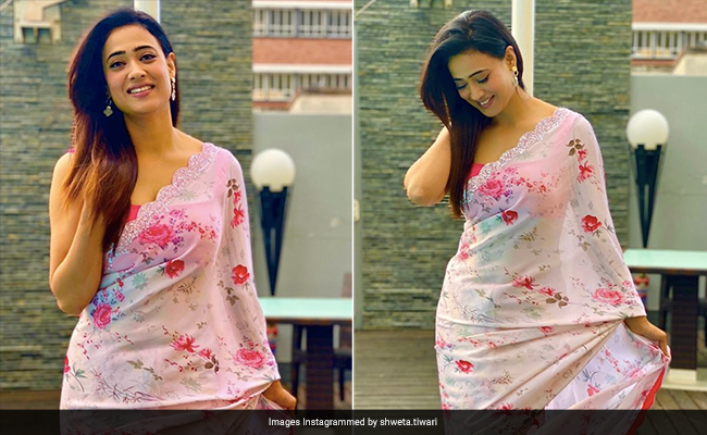 Shweta Tiwari's Gorgeous Floral <i>Saree</i> Is The Definition Of Elegant Summer Ethnic Style
